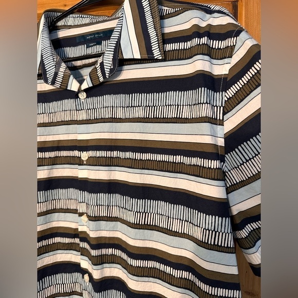 Perry Ellis Funky Fun Striped Short Sleeve Button Down - Like New - Picture 6 of 6